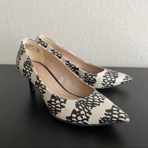 Dexflex Comfort Pointed Heels Sz 6